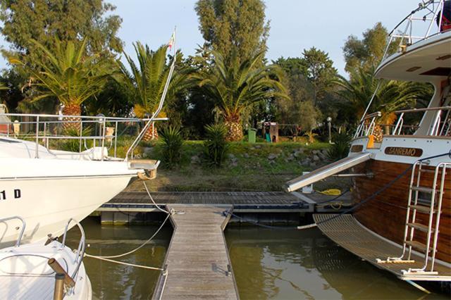 Hotel Boat And Breakfast Fiumicino - Roma Ostia Antica Exterior foto