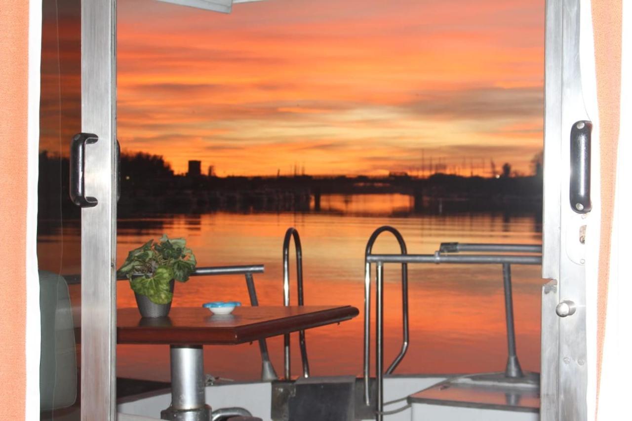 Hotel Boat And Breakfast Fiumicino - Roma Ostia Antica Exterior foto
