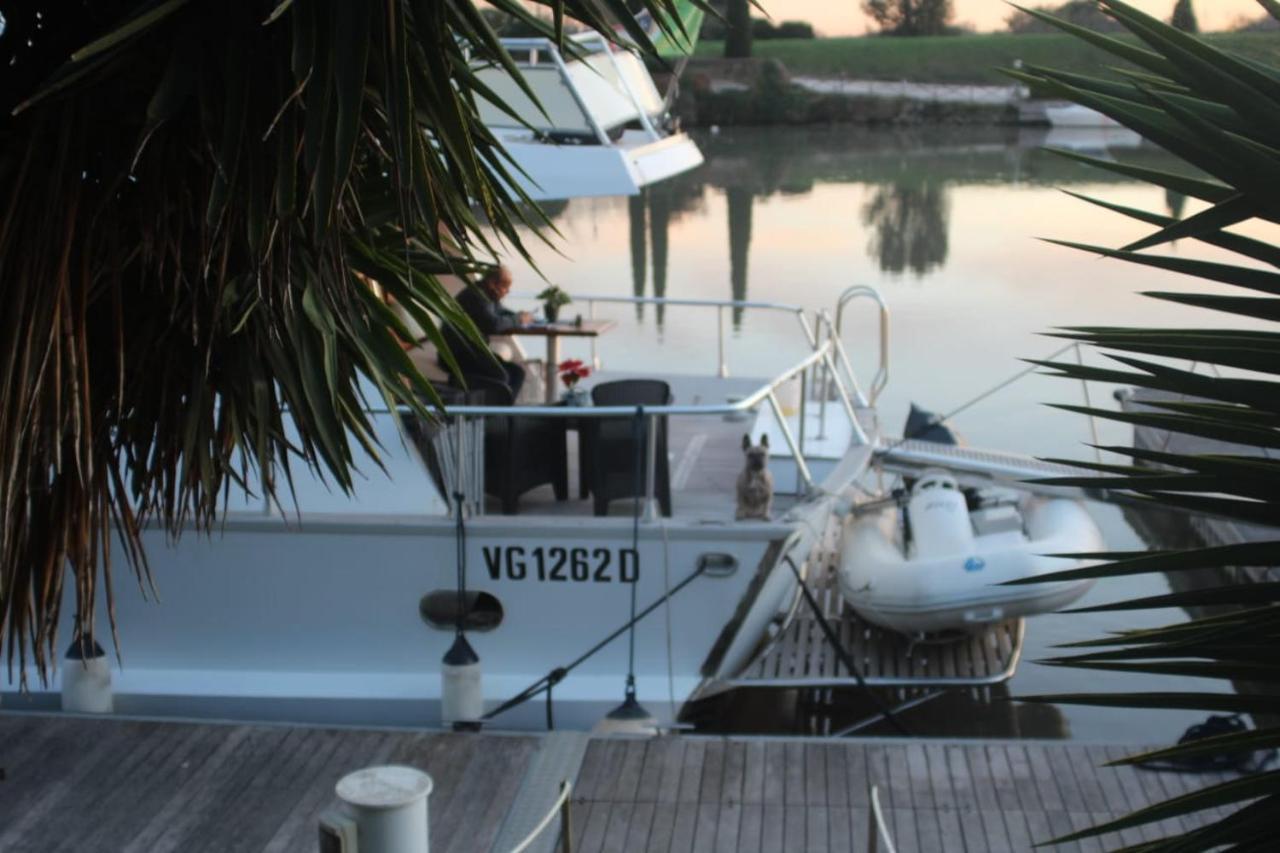 Hotel Boat And Breakfast Fiumicino - Roma Ostia Antica Exterior foto