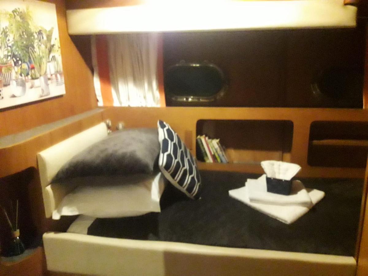Hotel Boat And Breakfast Fiumicino - Roma Ostia Antica Exterior foto