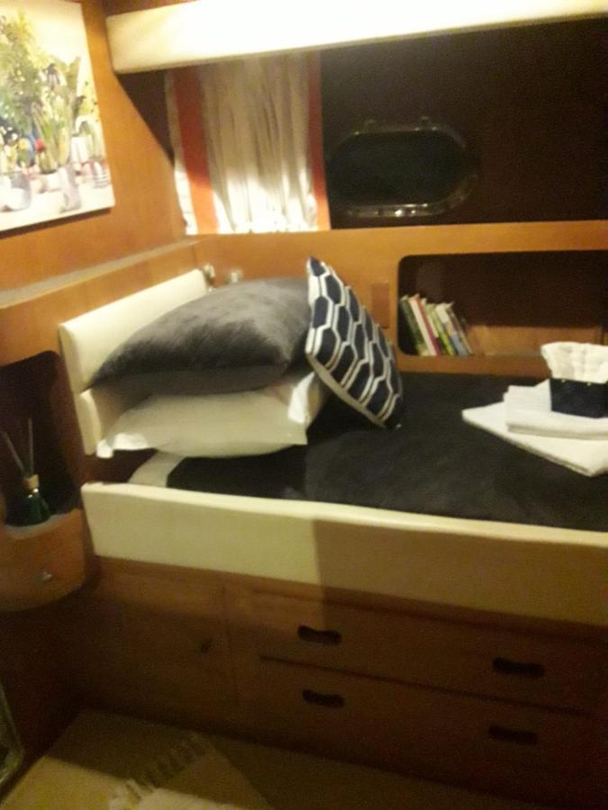 Hotel Boat And Breakfast Fiumicino - Roma Ostia Antica Exterior foto